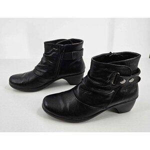 Easy Street Wynne Comfort Wave Bootie Inside Zip Rushed Vamp Studded Strap Sz 10